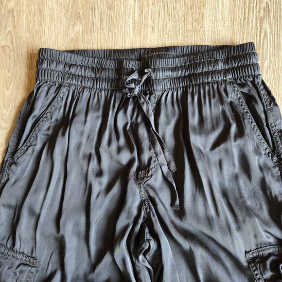 NWT AERIE Silky Satiny Black Cargo Pants XS - Picture 2 of 3